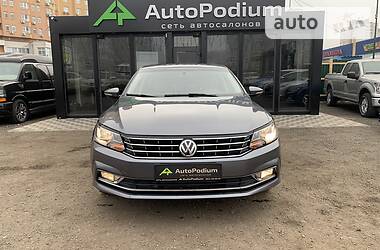 Седан Volkswagen Passat 2019 в Киеве