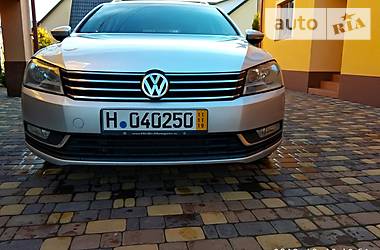 Універсал Volkswagen Passat 2011 в Тячеві