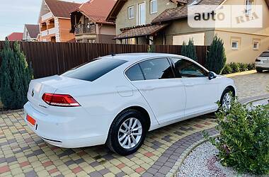 Седан Volkswagen Passat 2016 в 