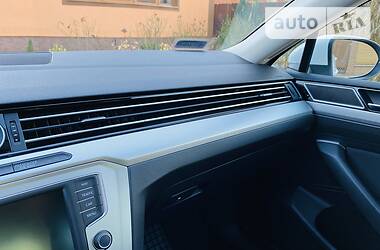 Седан Volkswagen Passat 2016 в 