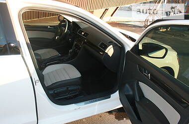 Седан Volkswagen Passat 2015 в 
