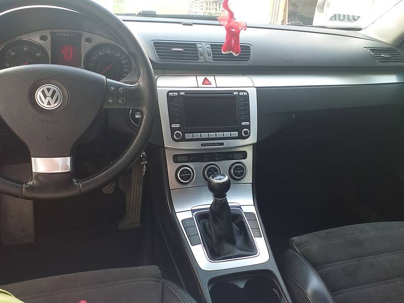 Седан Volkswagen Passat 2006 в Чернівцях