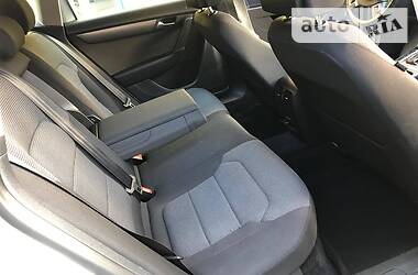 Універсал Volkswagen Passat 2011 в 