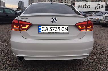 Седан Volkswagen Passat 2012 в Киеве