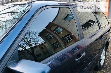 Універсал Volkswagen Passat 1994 в 