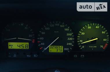 Універсал Volkswagen Passat 1994 в 