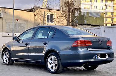 Седан Volkswagen Passat 2011 в 