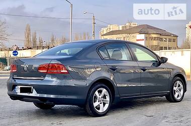 Седан Volkswagen Passat 2011 в 