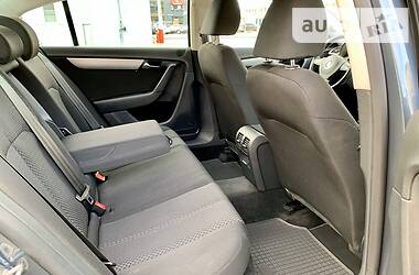 Седан Volkswagen Passat 2011 в 