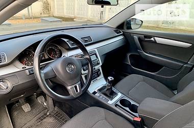 Седан Volkswagen Passat 2011 в 