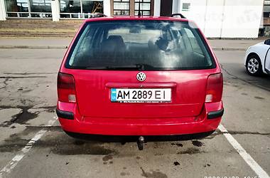 Універсал Volkswagen Passat 2000 в 
