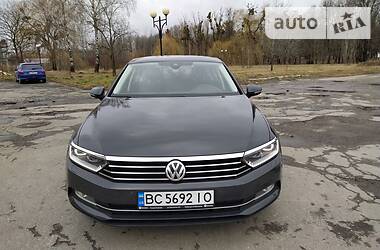 Седан Volkswagen Passat 2015 в 