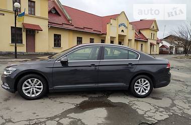 Седан Volkswagen Passat 2015 в 