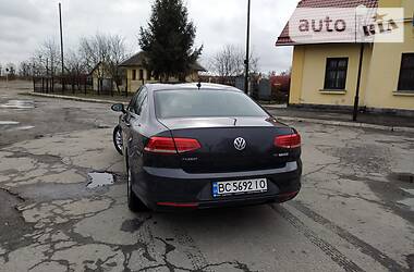 Седан Volkswagen Passat 2015 в 