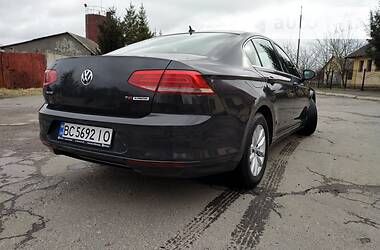 Седан Volkswagen Passat 2015 в 
