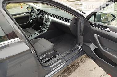 Седан Volkswagen Passat 2015 в 