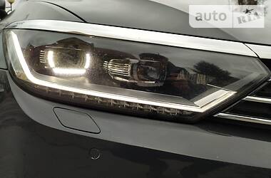 Седан Volkswagen Passat 2015 в 