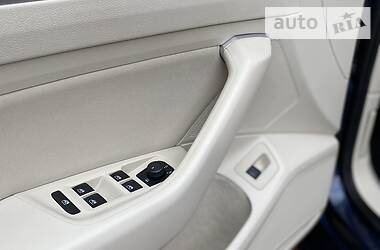 Седан Volkswagen Passat 2015 в 
