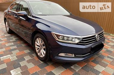 Седан Volkswagen Passat 2015 в 