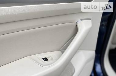 Седан Volkswagen Passat 2015 в 