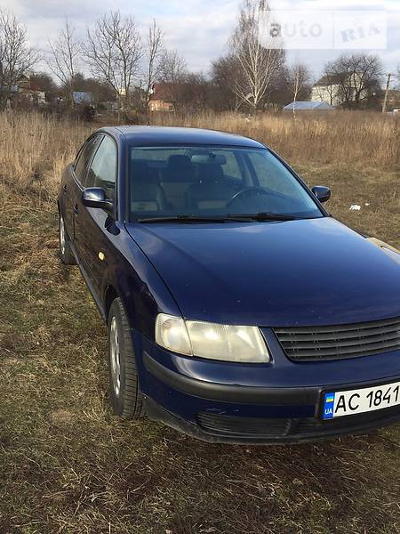 Седан Volkswagen Passat 1998 в Луцьку