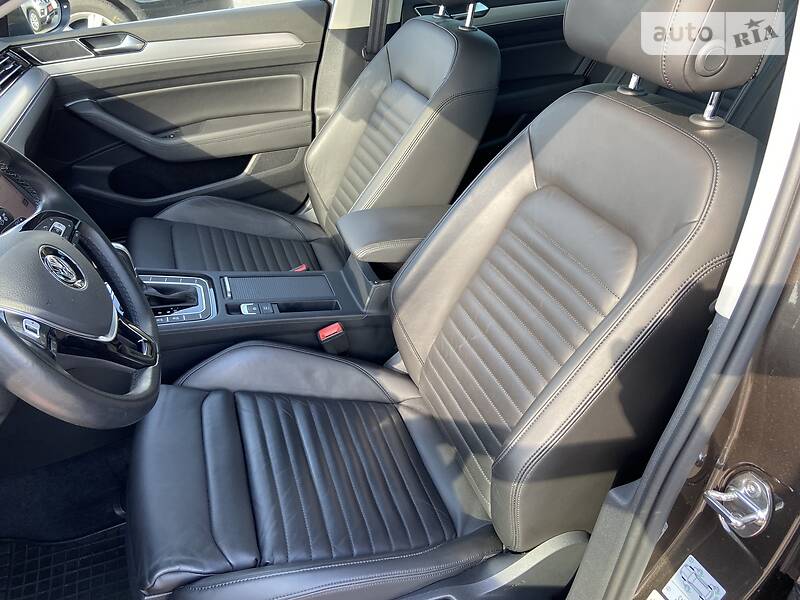 Седан Volkswagen Passat 2015 в Львові фото 11 Седан Volkswagen Passat 2015 в Львові