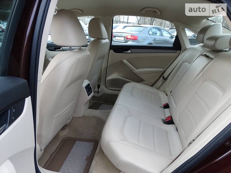 Седан Volkswagen Passat 2013 в Дніпрі
