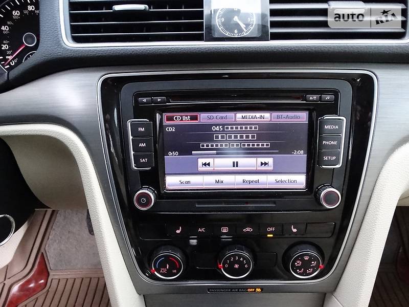 Седан Volkswagen Passat 2013 в Дніпрі