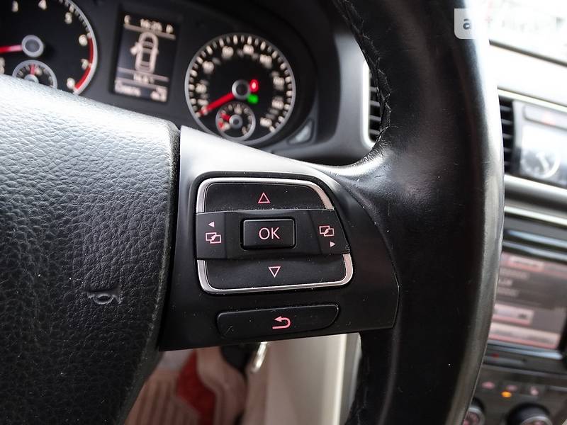 Седан Volkswagen Passat 2013 в Дніпрі