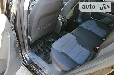 Універсал Volkswagen Passat 2011 в 