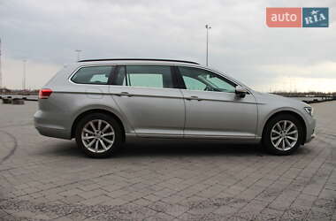 Универсал Volkswagen Passat 2015 в Львове