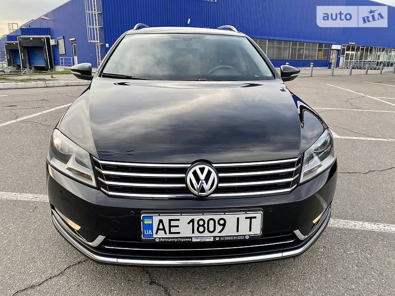 Універсал Volkswagen Passat 2012 в Дніпрі
