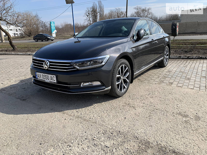 Седан Volkswagen Passat 2018 в Харкові