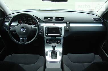 Універсал Volkswagen Passat 2010 в 