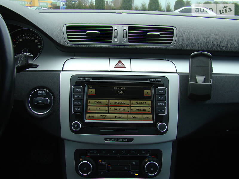 Універсал Volkswagen Passat 2010 в Луцьку