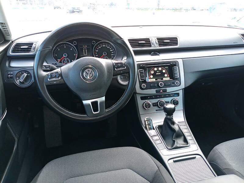 Універсал Volkswagen Passat 2012 в Бродах