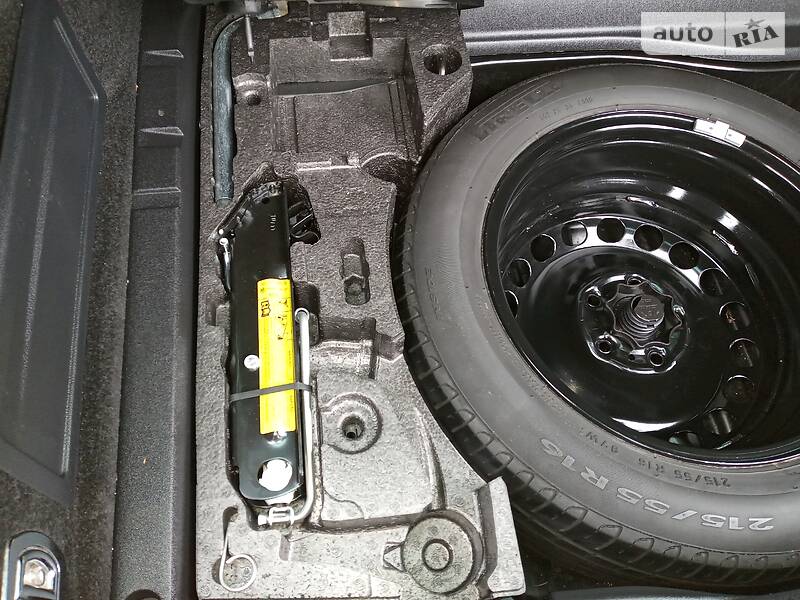 Універсал Volkswagen Passat 2012 в Бродах