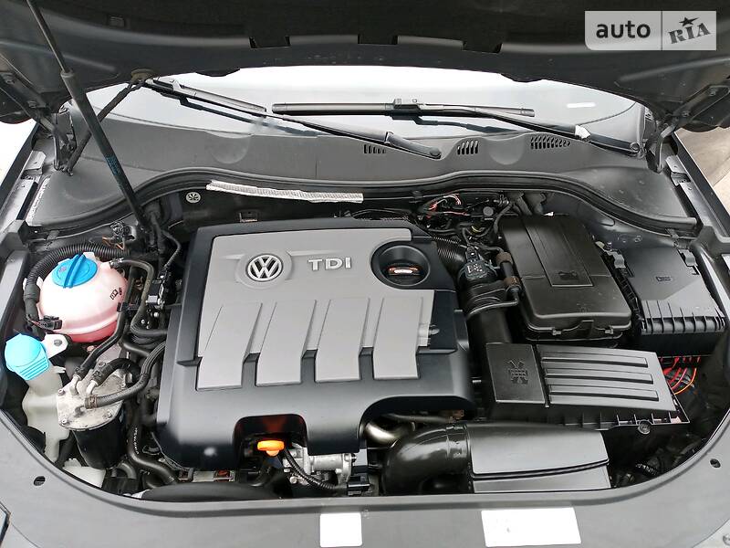 Універсал Volkswagen Passat 2012 в Бродах