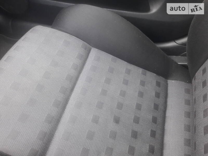 Універсал Volkswagen Passat 2001 в Черкасах