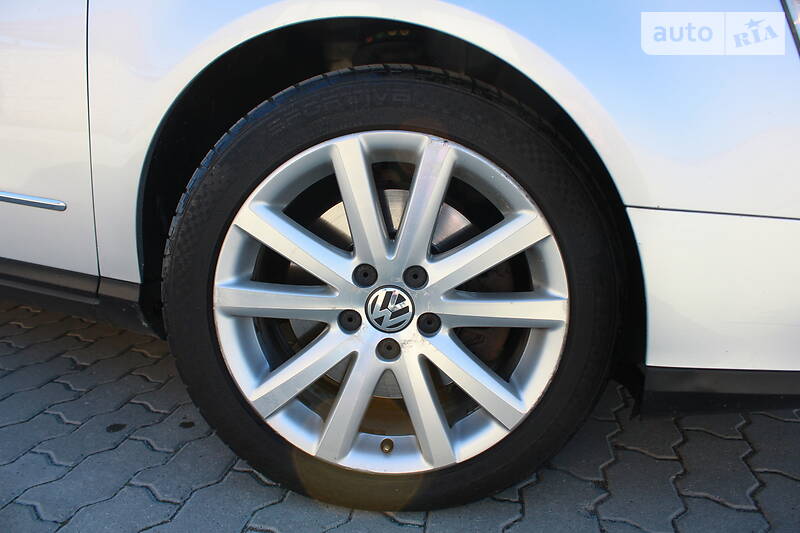 Універсал Volkswagen Passat 2009 в Львові
