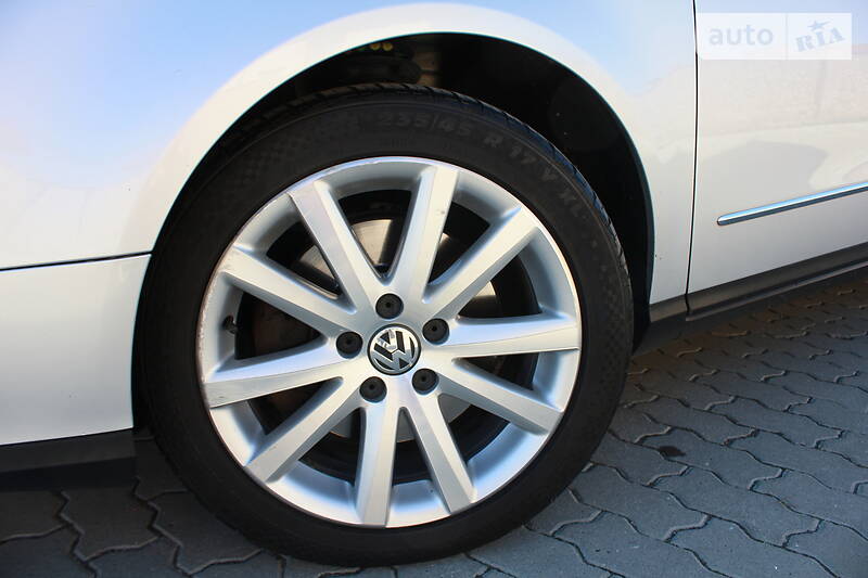 Універсал Volkswagen Passat 2009 в Львові