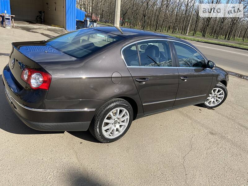 Седан Volkswagen Passat 2009 в Полтаві
