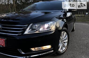 Універсал Volkswagen Passat 2012 в 