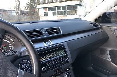 Універсал Volkswagen Passat 2012 в 
