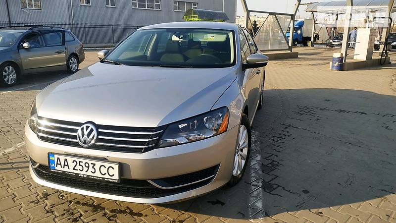 Седан Volkswagen Passat 2013 в Києві