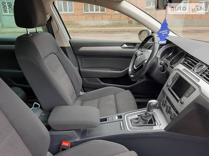 Універсал Volkswagen Passat 2015 в Бердичеві