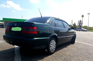 Седан Volkswagen Passat 1994 в Покровську