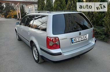 Універсал Volkswagen Passat 2001 в 