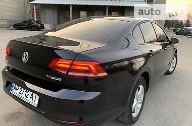 Седан Volkswagen Passat 2015 в 