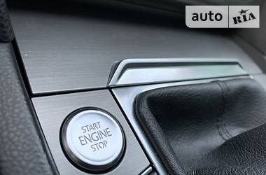 Седан Volkswagen Passat 2015 в 